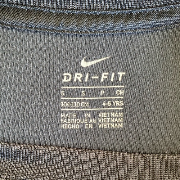 Nike Black Boys Size 5 T-Shirt - Picture 3 of 6